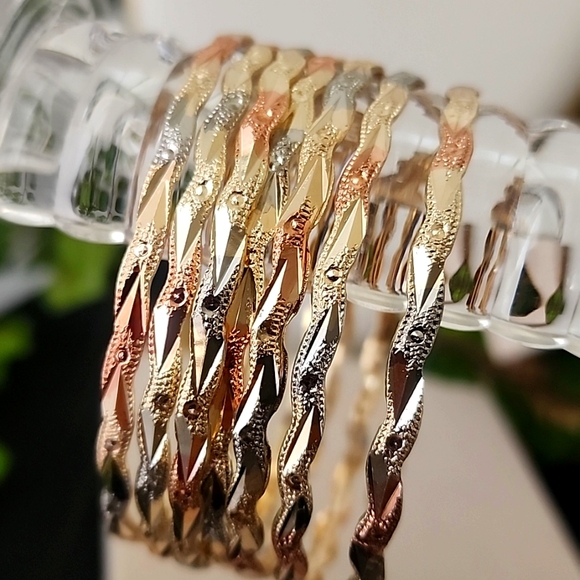 Set of Seven Tricolor Gold Filled Bangle Wave Design Bracelet - Picture 3 of 7